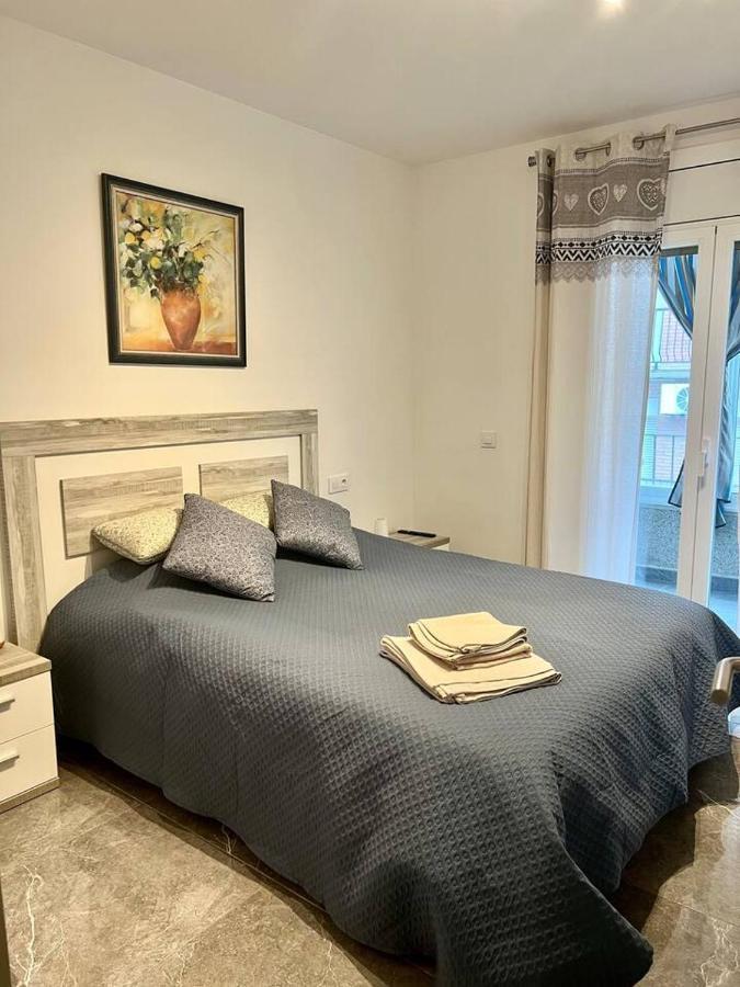 Amplio Apartamento Tranquilo Cerca De La Playa 罗萨斯 外观 照片