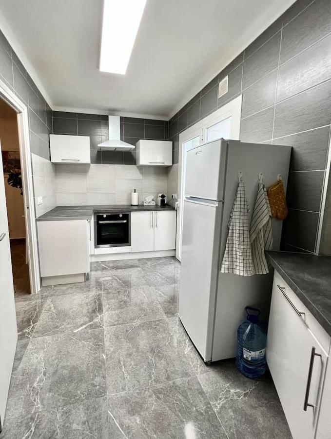 Amplio Apartamento Tranquilo Cerca De La Playa 罗萨斯 外观 照片